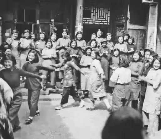 1951年，长春市妓女改造纪实：“活神仙”大烟瘾犯了，险些丧命