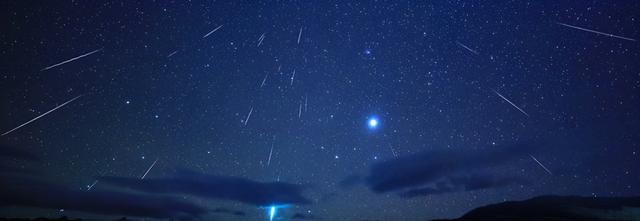 狮子座流星雨的图片