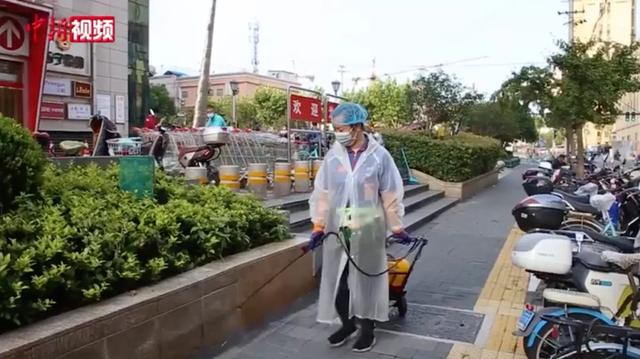 上海阿姨带火超市最隐秘的职业：你的苟且，正在成为别人的红利