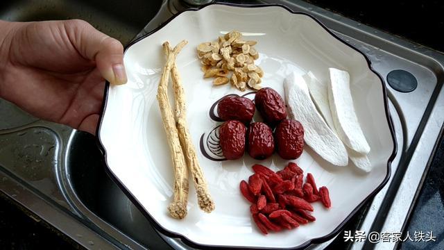 炖鸡药材 炖鸡药材（炖鸡药材图片大全） 生活