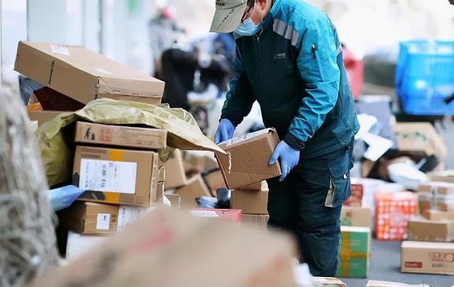 老板负债11亿变老赖，8万员工的快递巨头破产，接盘侠背景不一般