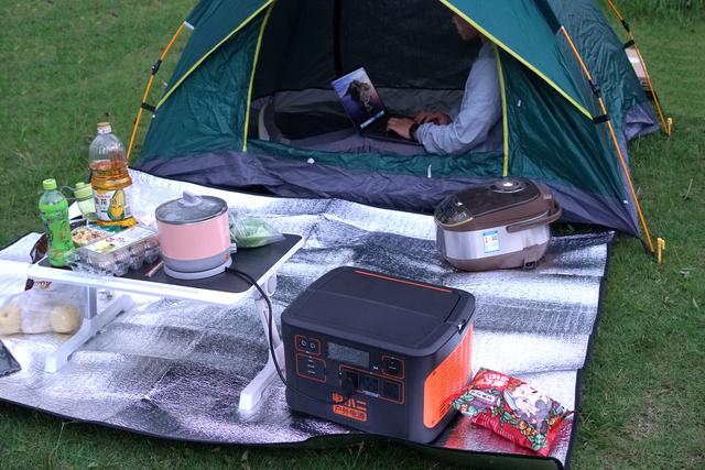 体验电霸级别的产品，让电小二太阳能户外电源2200告诉什么叫硬核