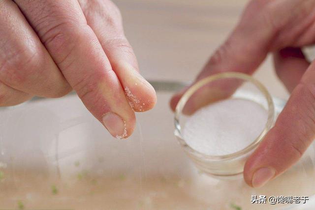 食用盐，该吃海盐还是精盐？二者区别很大，搞懂了再吃有助于健康