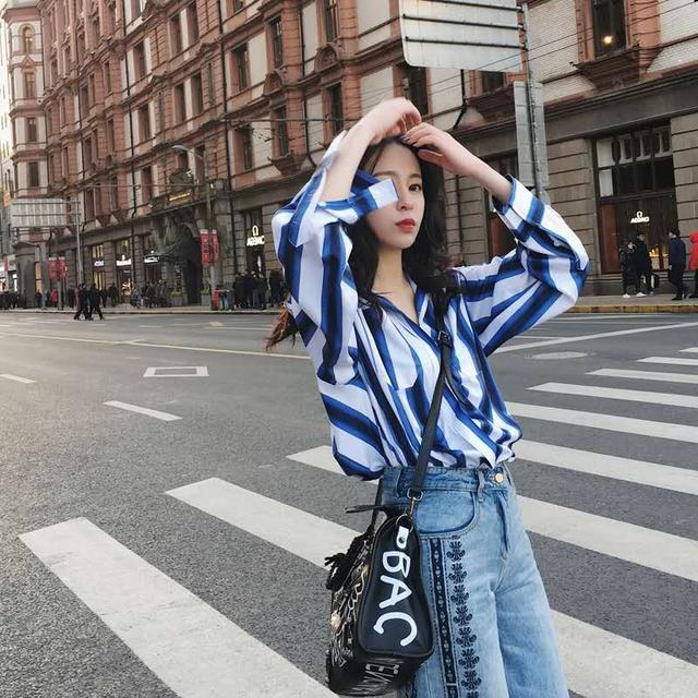 “肩宽”的女人该怎样搭配想要穿衣显瘦，以下8个技巧建议收藏