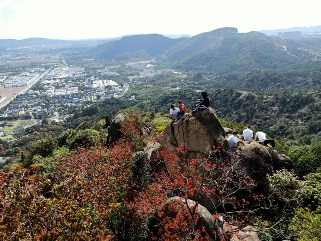 带宝宝爬天平山