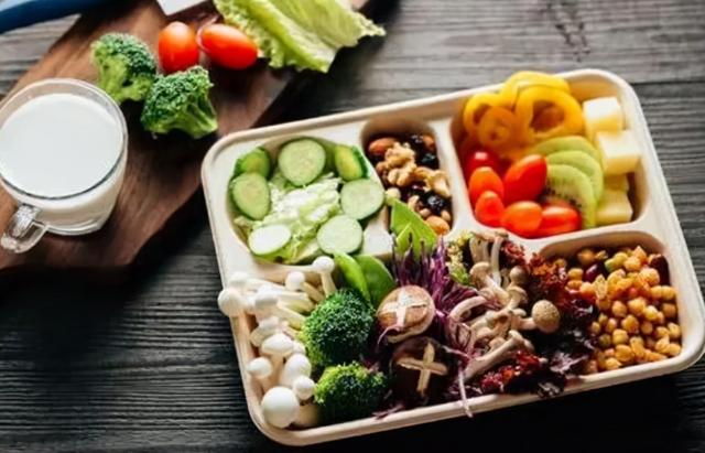 一天只吃一顿多活28%？科学家发现：断食几天或能重启免疫系统？