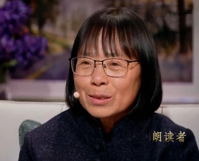 张桂梅背后故事曝光：30年前穿红裙逛舞厅，30年后愧于亲情而落泪