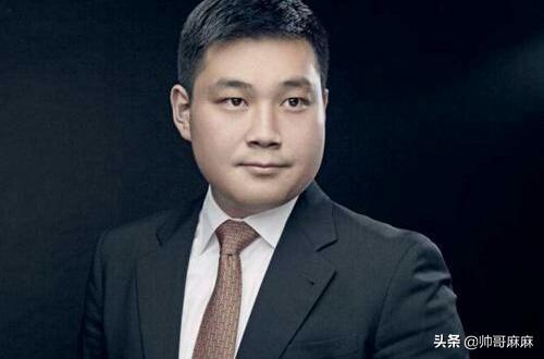 19岁卖车做生意血本无归，35岁身家1550亿，凭啥？