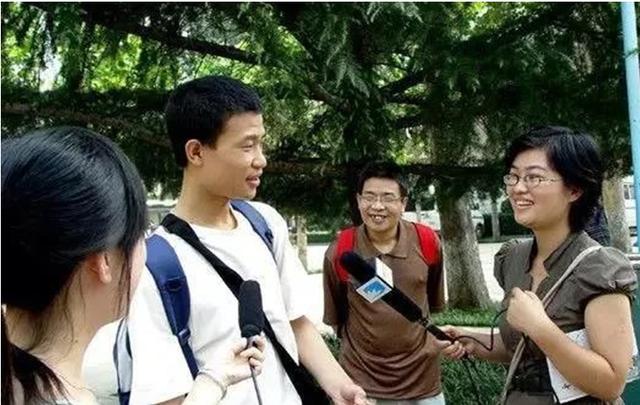 北大数学天才“韦神”获奖，奖金高达百万，现场表现叫人眼前一亮
