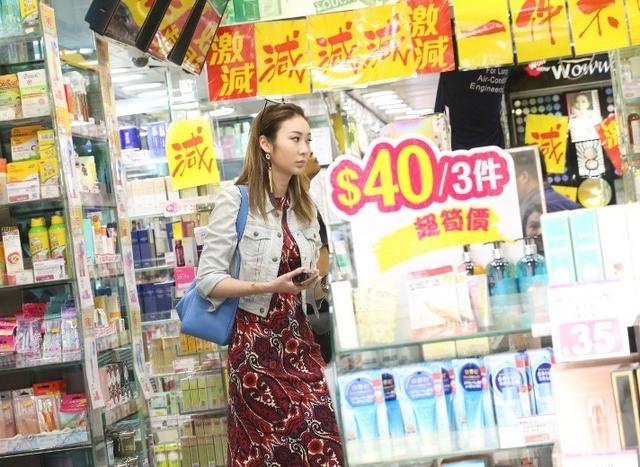 39岁TVB“拿督女”贴地买街边档 入行多年终凭《溏心风暴3》走红