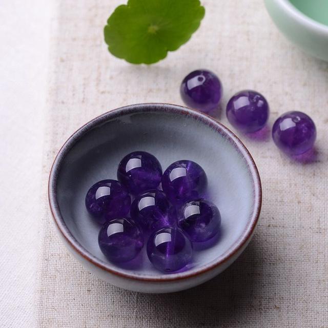 天然紫水晶的功效与作用（天然紫水晶是什么样子）