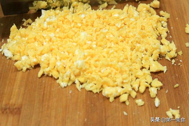 在家炸菜角太費油，廚師長分享新吃法，皮酥餡鮮味道香，簡單家常 健身 第5张