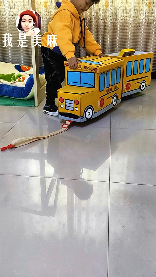 校车纸箱制作(儿童手工纸箱小火车制作方法)