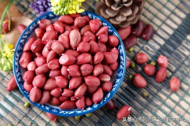 啤酒＋海鲜＝痛风套餐？真相来了！四招解决尿酸居高不下