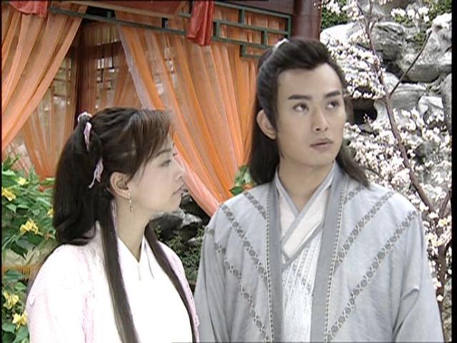 黄海冰扮演的是男一号潘少春风度翩翩,俊逸出尘,痴心不悔!