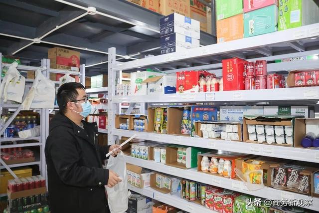 产品经理转型开“闪店仓”：月入12000单，站稳即时零售新风口