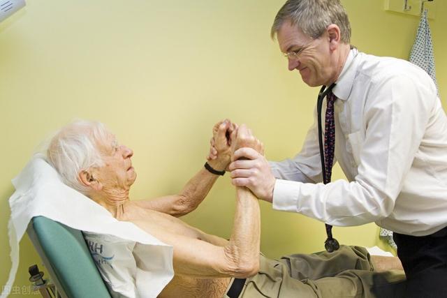 定期输液通血管，能预防中风？医生：预防中风有捷径，但不是输液