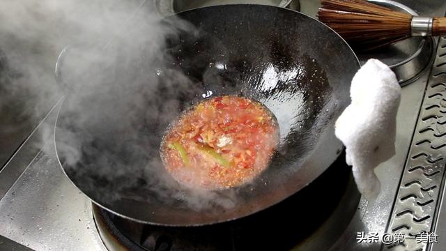 原來小炒茄子要這樣做，難怪以前炒的油膩還發黑，一看才明白 美食頻道 第13张