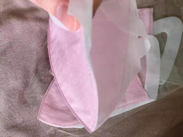 身上起鸡皮疙瘩的痘很痒不红