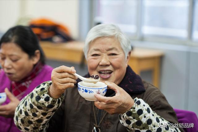 冬季最寒冷时刻，老年人需要注意的冬季“10暖”