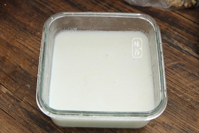 白露后要常吃杏仁，煮一煮冻一冻，做成豆腐香甜爽滑，全家都爱吃