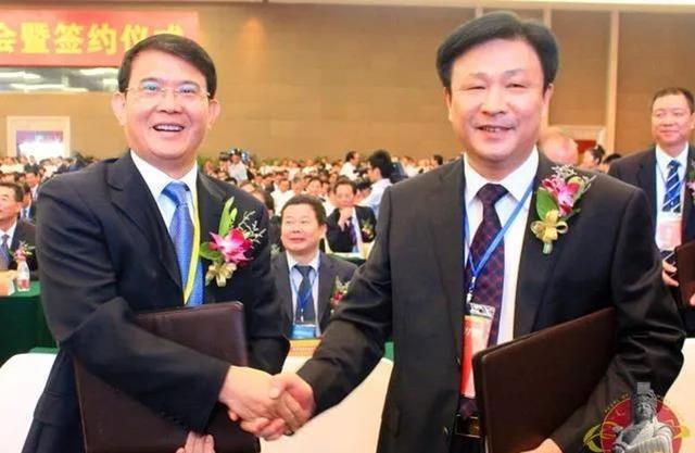 吴明武(山鹰国际控股股份公司董事长)公开资料显示,吴明武,1967年出生