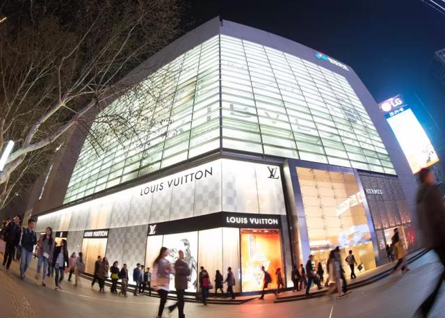 「最新曝光」南京德基老板与范冰冰——南京德基广场老板和范冰冰