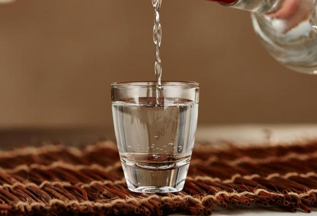 你知道白酒的最佳饮用时间吗？一文告诉你：这样喝酒对身体最好