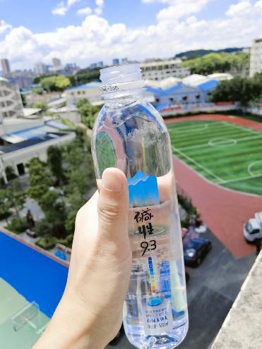 健康生活，少不了天外天天然碱性矿泉水