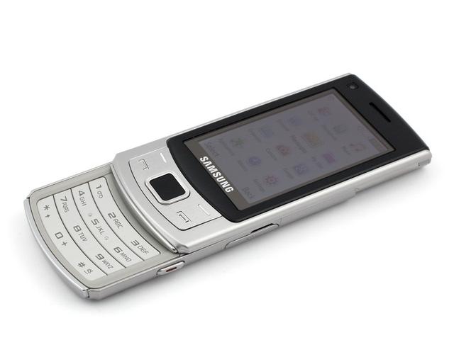 以前的手机颜值有多高？有三四楼那么高