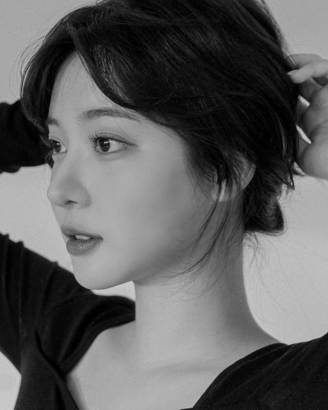 赵秀敏手机壁纸(赵秀敏手机壁纸高清)