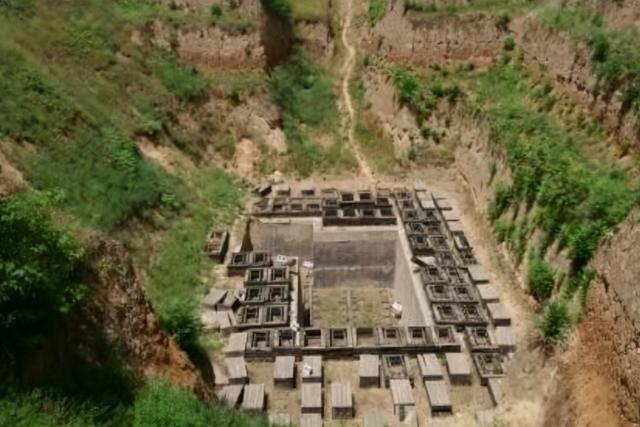 陕西一古代墓葬，其中陪葬人数达186人，耗费十年才找到主棺