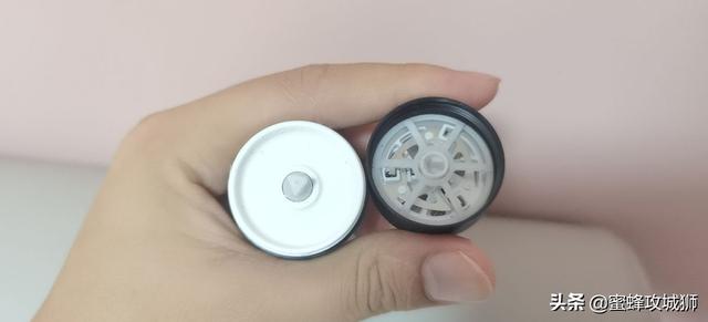 新一代程序员也可以很精致，须眉便携剃须刀T3评测，小巧易携带