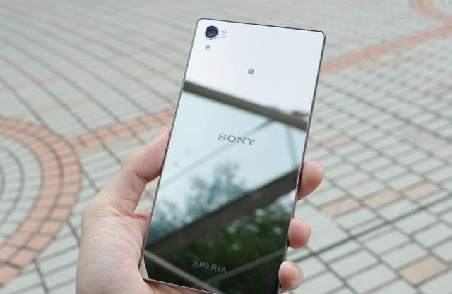 最好看的手机是什么样子？00后认为是苹果手机，90后：还是太年轻