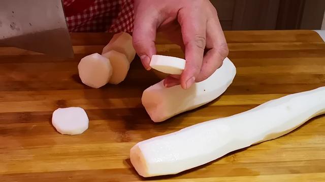 4种公认“润肺”蔬菜，医生忍不住推荐，每天吃一点，秋冬无病扰