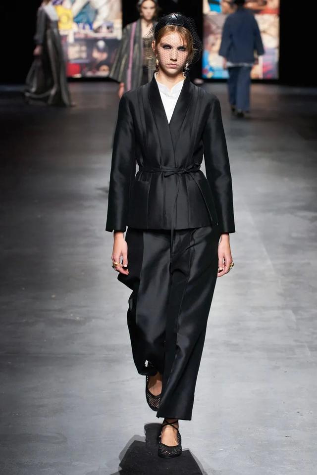 时装走秀透视服装女装2021(时装秀视频2022年夏装)-中纳网
