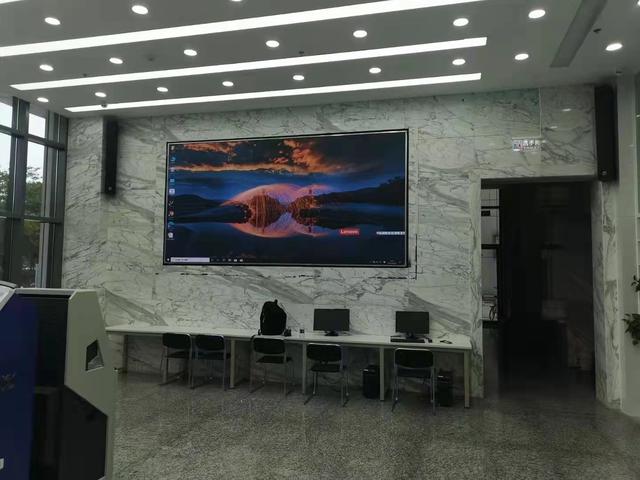 室内舞台背景墙图片(小型舞台背景墙设计)-天晟网