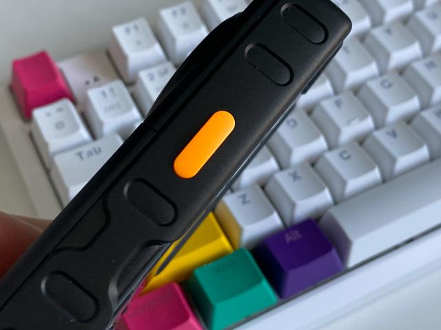 防欺詐玩微信刷抖音，不怕摔不怕水，這款手機特適合老人？