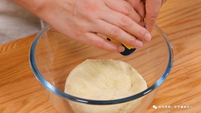 给娃做辅食的第十年！这个饼操作0失败，烤箱都不用开