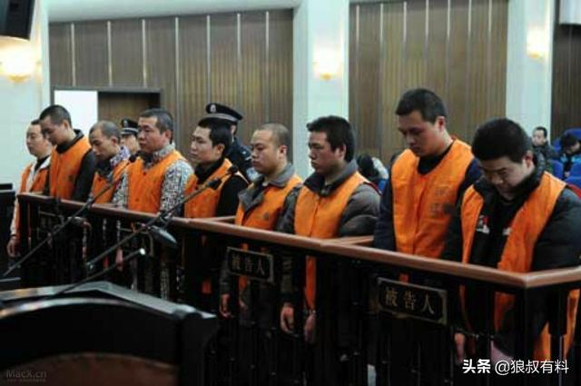 10年前，卖肾买苹果手机的小伙，索赔147万后生活却十分悲惨