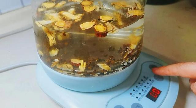 老中医推荐的这道茶效果实在是太好了，很多朋友都需要，值得一试