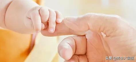 每30秒出生一个缺陷儿，高龄女性生育“紧箍咒”怎么破解？优生优育的建议在这里