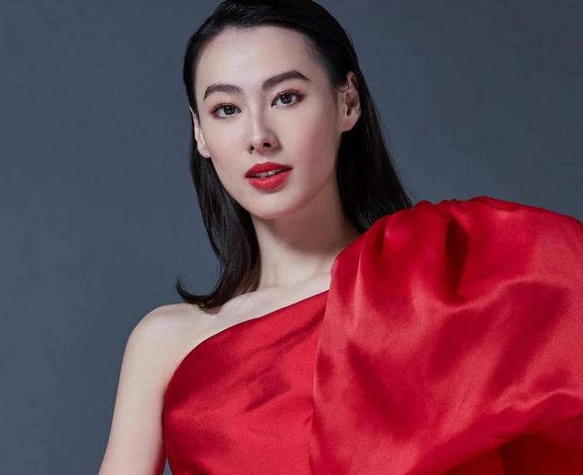 女人早生孩子好还是晚生孩子好？她说出的答案，令人叫好