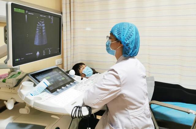 孕妈做四维为什么不能让家属陪同？