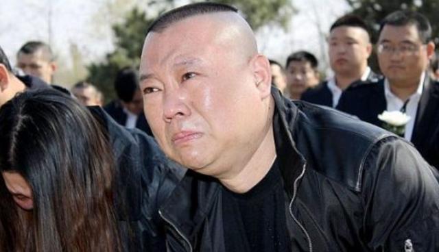常宝华的徒弟:常宝华的葬礼上，牛群缺席侯耀华带头鼓掌，这对师兄弟有何恩怨？