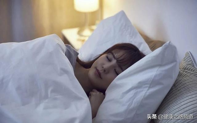 气血不足怎么办？四个简单方法，一个老中医秘方，把气血补回来