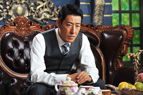 演员于震:45岁于震片场跳广场舞，被说没有明星样，直言从不把自己当明星