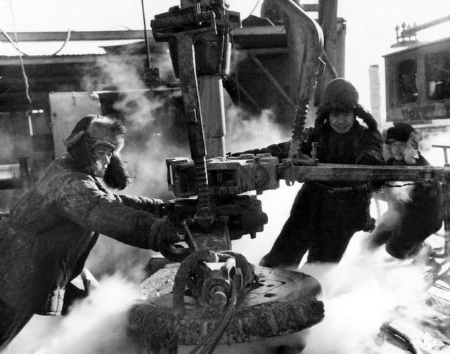 中国工业为何打不倒：大庆油田推翻“中国贫油论”，助力工业崛起