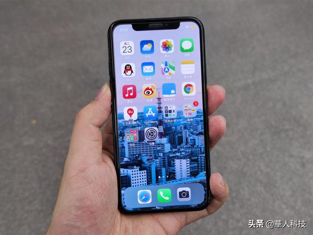 iPhone 真的比安卓耐用吗？测评两台几年前的旧手机