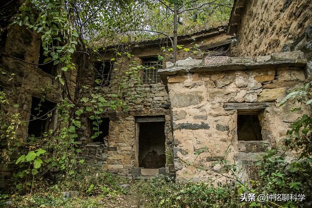 封门村真实灵异事件:中国第一鬼村“封门村”有多神秘？主播夜闯鬼村，晚上又报警求救
